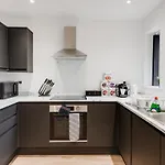 Prázdninový dům Stylish 4bd - Coop Live - Etihad - Parking - Ev *