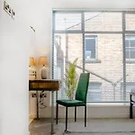 بيت للعطل Townhouse With Roof Terrace *
