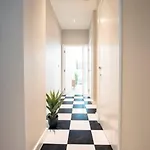 Townhouse With Roof Terrace * مانشستر