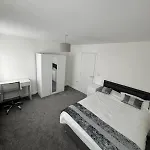 Sleeps5-netflix-parking-near Centre-etihad-coop Live *