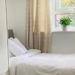 Modern, Stylish And Central Homestay Manchester