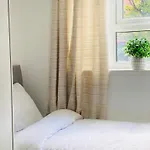 Homestay Modern, Stylish And Central *