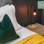 Big Contractor House With 6 Beds & Free Parking By Purestay - 7 Night Min! Casa vacanze *