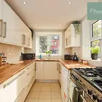 Casa vacanze Big Contractor House With 6 Beds & Free Parking By Purestay - 7 Night Min! *