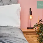 Big Contractor House With 6 Beds & Free Parking By Purestay - 7 Night Min! *