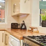 Casa vacanze Big Contractor House With 6 Beds & Free Parking By Purestay - 7 Night Min! *
