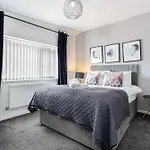 Free Parking 5 Minutes From Centre