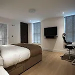 Вилла Luxury 6 Bed Near Centre With Cinema & Games 5 Bathrooms *