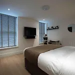 Luxury 6 Bed Near Centre With Cinema & Games 5 Bathrooms