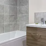 Appartement Modern 2 Bedroom *