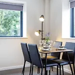 Appartement Modern 2 Bedroom *