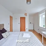 Inviting Serene Abode Large Driveway Sleeps 12 * 맨체스터