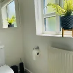 Modern, Stylish And Central Homestay