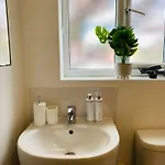 Modern, Stylish And Central *