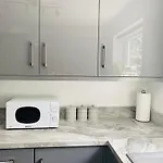 Modern, Stylish And Central *