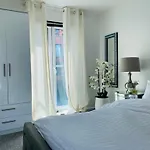 Modern, Stylish And Central Homestay
