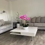 Modern, Stylish And Central Homestay Manchester