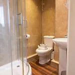 Homely Ensuite Near Centre アパート マンチェスター