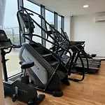 Penthouse Height Flat, View Balcony, Quiet, Free Wifi, Gym & Minimalistic * Manchester