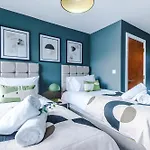 New! Stunning 2-bed In By 53 Degrees Property, Amazing Location - Sleeps 6! Daire *
