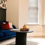 Spacious Stylish With Free Parking 10 Mins To Centre & Ao Arena Ideal For Groups & Long Manchester