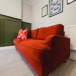 Spacious Stylish With Free Parking 10 Mins To Centre & Ao Arena Ideal For Groups & Long * Manchester
