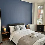 Daisybank Co-living - Private Self-cater