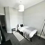 Victorian - 5 Bedroom House Holiday home Manchester