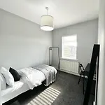Holiday home Victorian - 5 Bedroom House Manchester