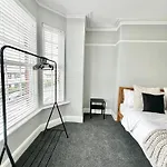 Holiday home Victorian - 5 Bedroom House