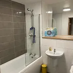 Modern 2-bed, City Apartment *