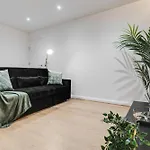 Apartamento Sophisticated & Stylish Flat Near Airport - Sleeps 9 Manchester