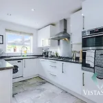 Spacious 3bdr House By Vista Short Lets & Serviced Salford With Pool Table & Free Parking Apartmán *