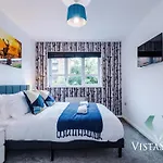 Spacious 3bdr House By Vista Short Lets & Serviced Salford With Pool Table & Free Parking Apartmán