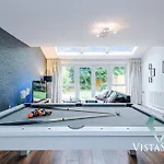 Spacious 3bdr House By Vista Short Lets & Serviced Salford With Pool Table & Free Parking
