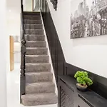 Дом отдыха Entire Luxury In Old Trafford, Next To Mufc *