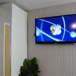 Luxury - Pick A - Free Parking & Kitchen Access, Near Etihad Stadium, The Coop Live & Piccadilly Station, ホームステイ マンチェスター