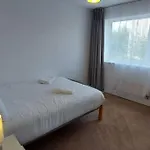 Apartment Modern Near Etihad, Coop Live *