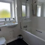 Modern Near Etihad, Coop Live Apartment *