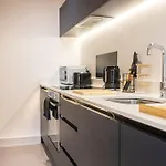 Old Trafford , , 2 Bed Duplex Апартаменты