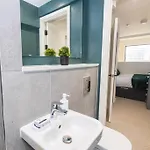 Old Trafford , , 2 Bed Duplex Манчестер