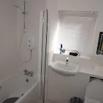 Luxury - Pick A - Free Parking & Kitchen Access, Near Etihad Stadium, The Coop Live & Piccadilly Station, ホームステイ *