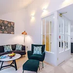 Apartment King Street Collection *
