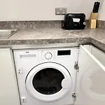 2br Duplex In Salford Mcr Sleeps4 Videos In Photos * مانشستر