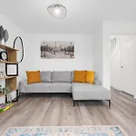 Luxurious Stylish Modern Manchester