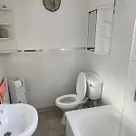Go Big ! Entire Cozy House For Max 8 People Near Center Manchester