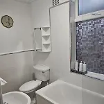 Go Big ! Entire Cozy House For Max 8 People Near Center
