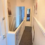 Casa vacanze Go Big ! Entire Cozy House For Max 8 People Near Center *