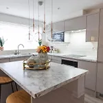Ferienhaus Luxury 3 Bed House Old Trafford Manchester