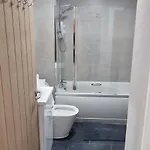 Apartmán Cozy Modern 3 Bed, 2 Bedroom - Secure Parking - Close To Centre And Old Trafford *